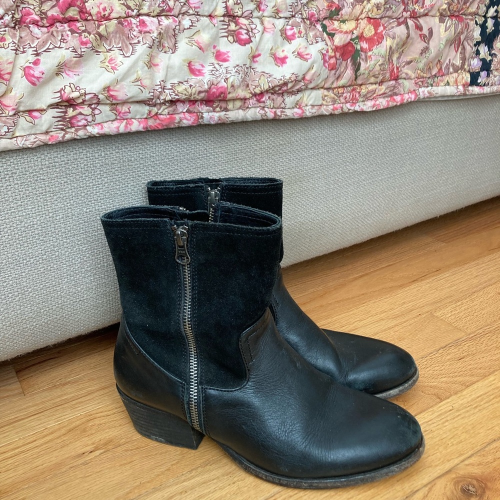 Genuine leather bootie